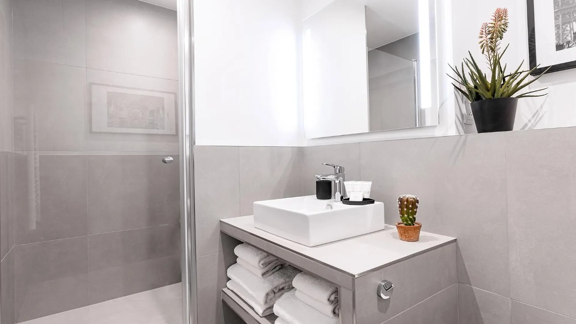 Livinparis - Luxury A/C 3 Bedrooms Opera III Apartment